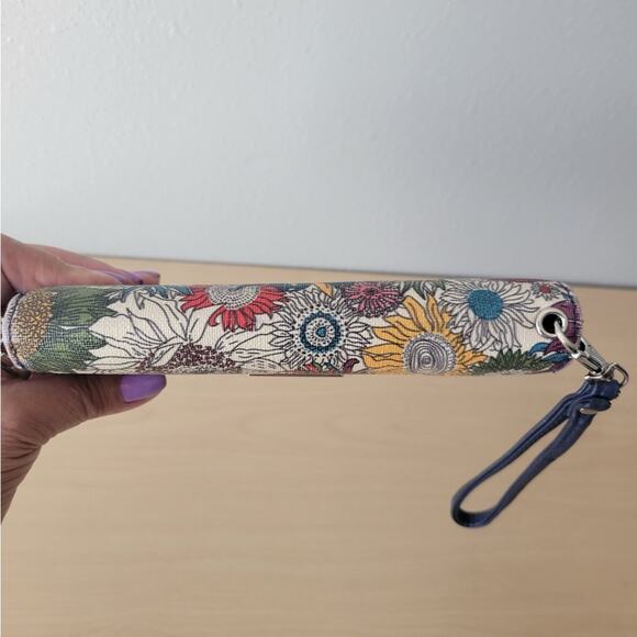 Floral Wristlet Wallet - Multicolor - Picture 3 of 4